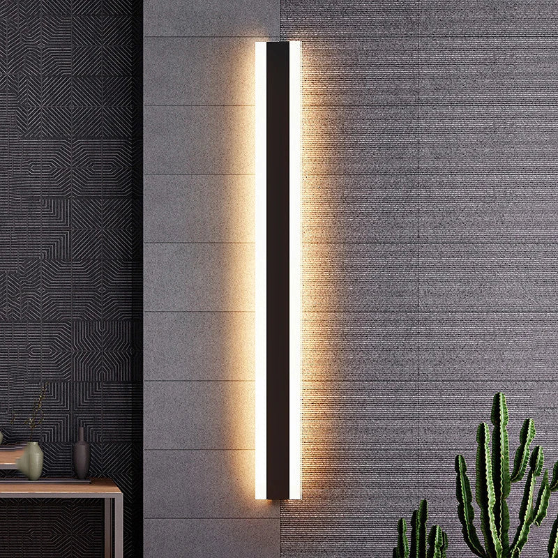 Applique murale LED extérieure moderne et étanche (IP65) en aluminium, idéale pour l'éclairage de jardin, porche, couloir et maison.