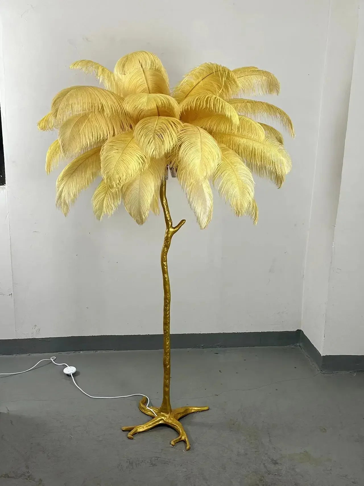 Modern LED Ostrich Feather Floor Lamp – Art Deco Standing Light for Living Room, Hotel, and Lounge Spaces
