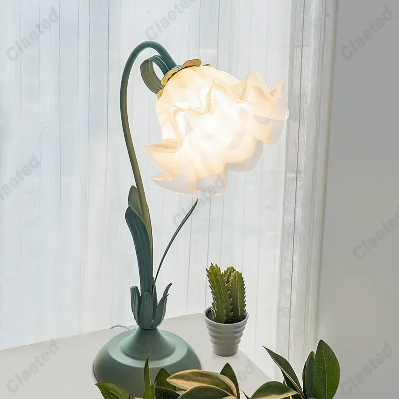Lampe de bureau rétro française romantique à fleurs – Lampe de chevet champêtre style crème pour une chambre vintage