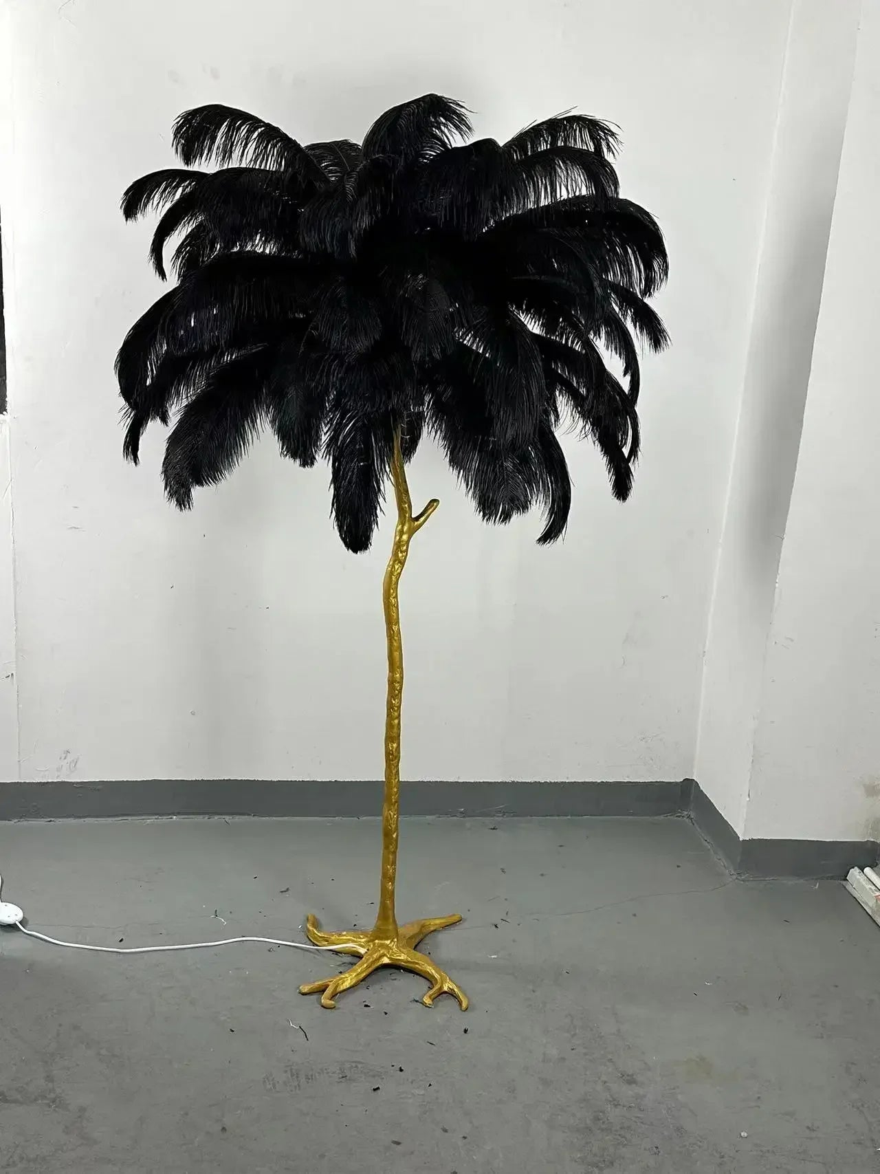 Modern LED Ostrich Feather Floor Lamp – Art Deco Standing Light for Living Room, Hotel, and Lounge Spaces