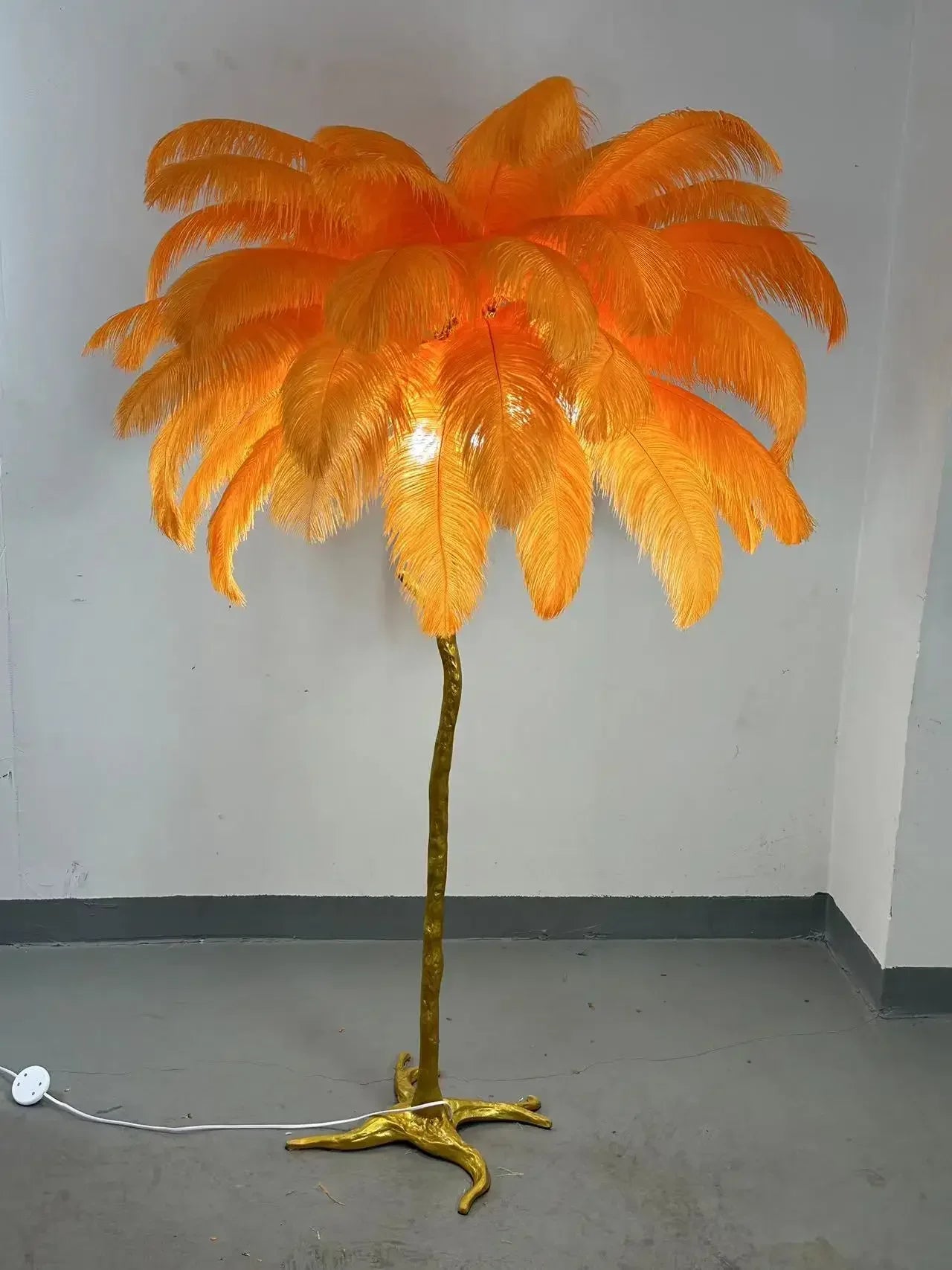 Modern LED Ostrich Feather Floor Lamp – Art Deco Standing Light for Living Room, Hotel, and Lounge Spaces