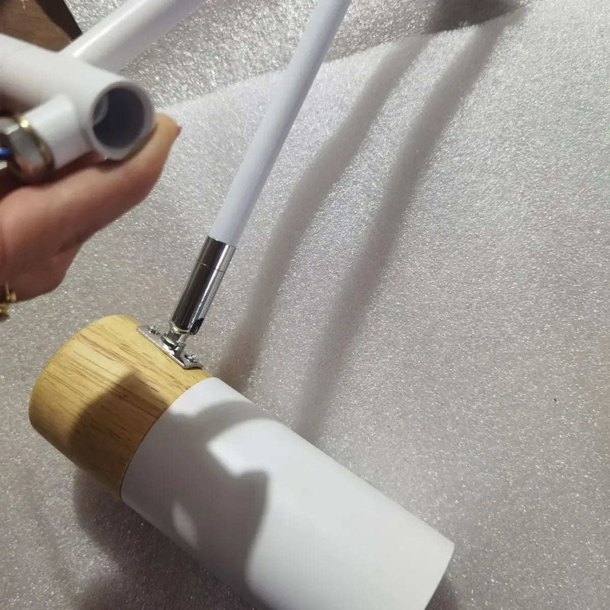 Modern Telescopic Wall Lamp – Foldable Rocking Arm Reading Light for Bedroom, Living Room, and Hotel Interiors