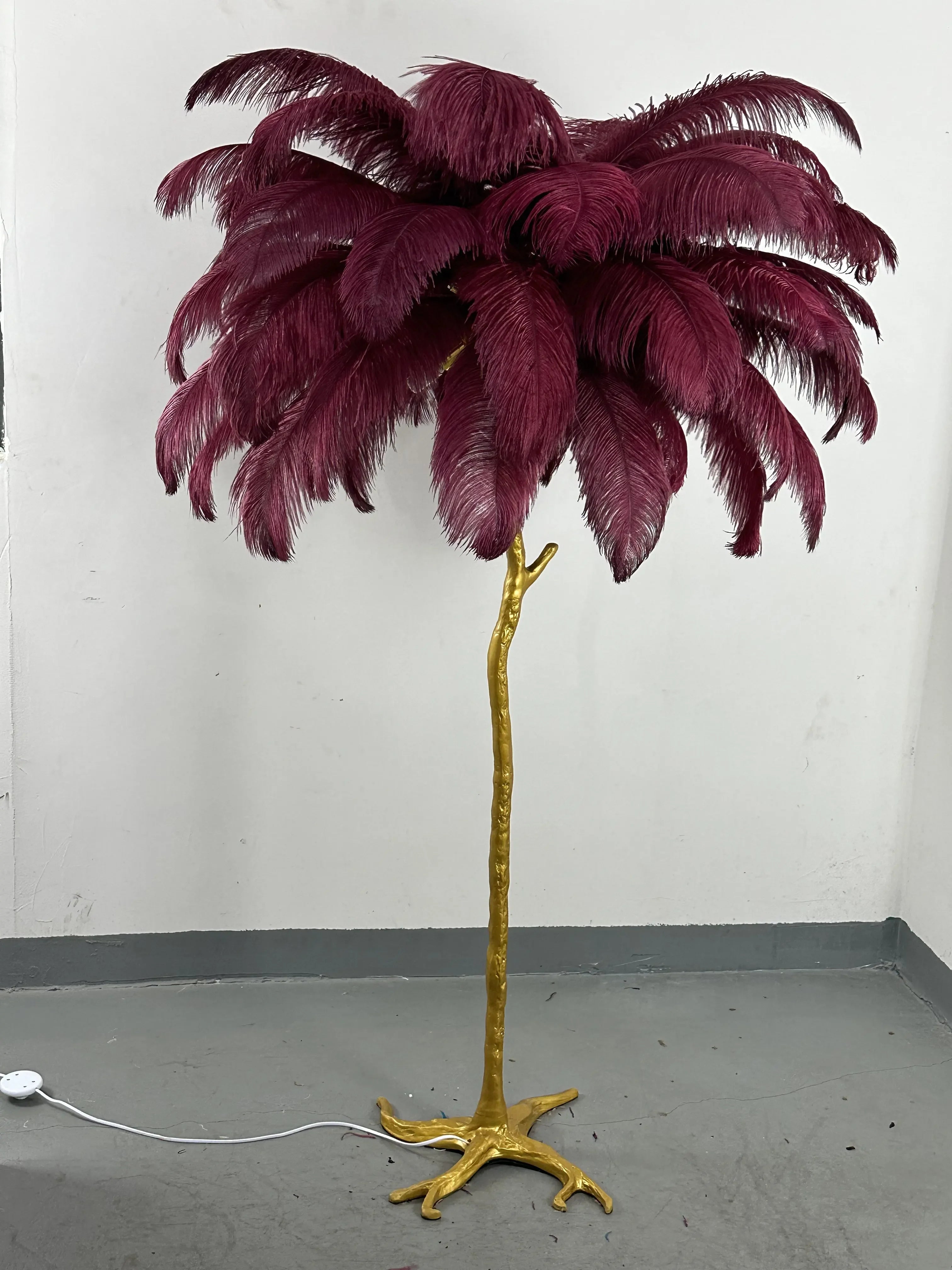 Modern LED Ostrich Feather Floor Lamp – Art Deco Standing Light for Living Room, Hotel, and Lounge Spaces