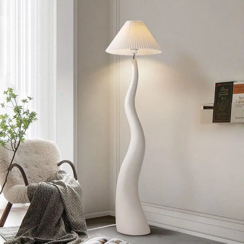 Modern Minimalist Pleated Floor Lamp – Vertical Lighting for Bedrooms, Studies, and Living Spaces