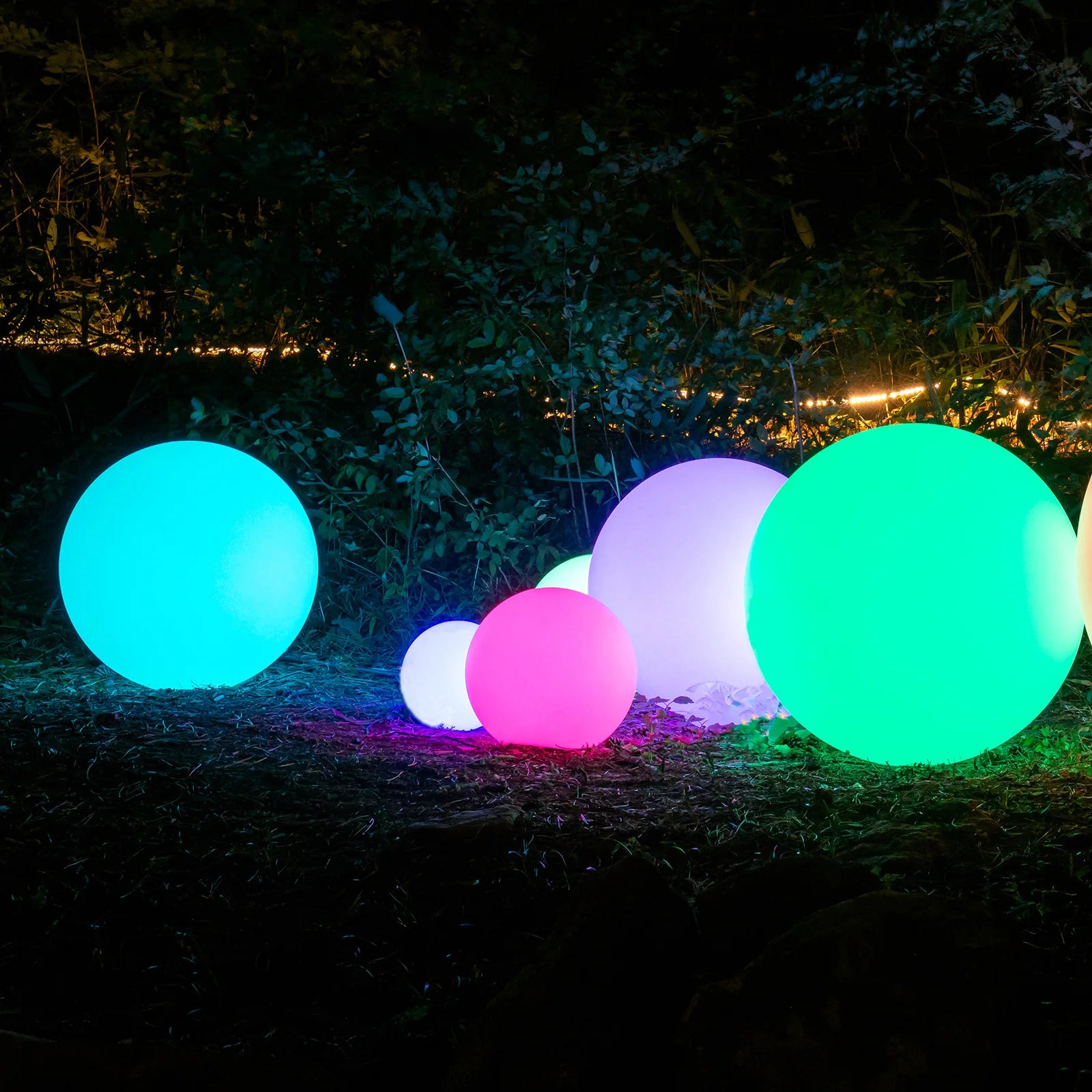 Solar LED Ball Light with Remote Control – 16-Color Adjustable IP65 Waterproof Sphere Lamp for Garden & Lawn Decoration